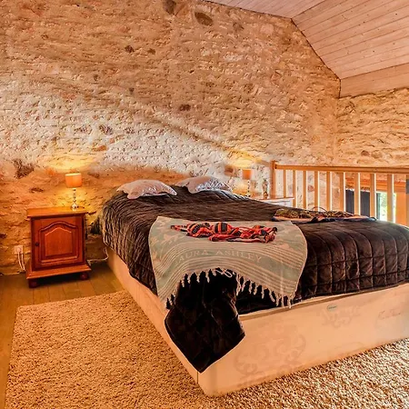 Сasa de vacaciones De Ponsillou Lavercantière