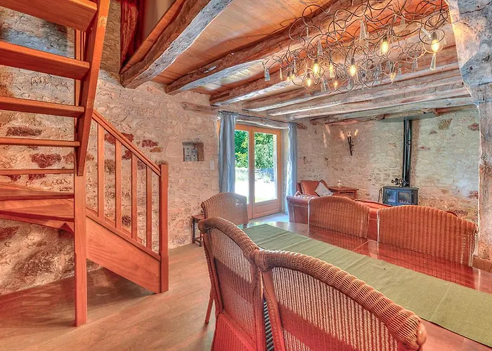 De Ponsillou Hébergement de vacances Lavercantière