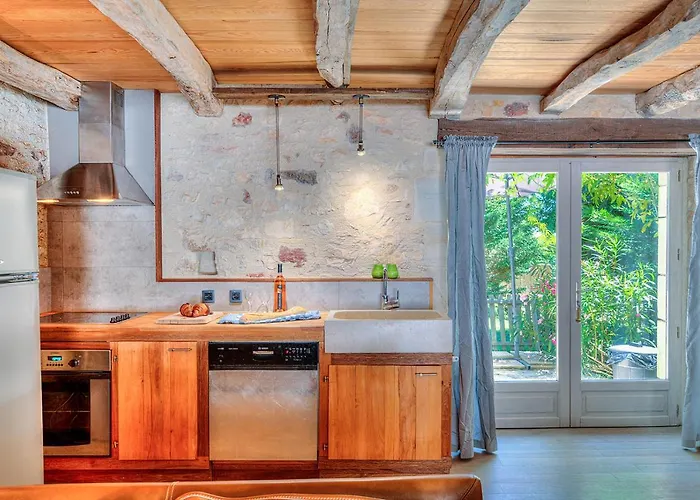 De Ponsillou Hébergement de vacances Lavercantière